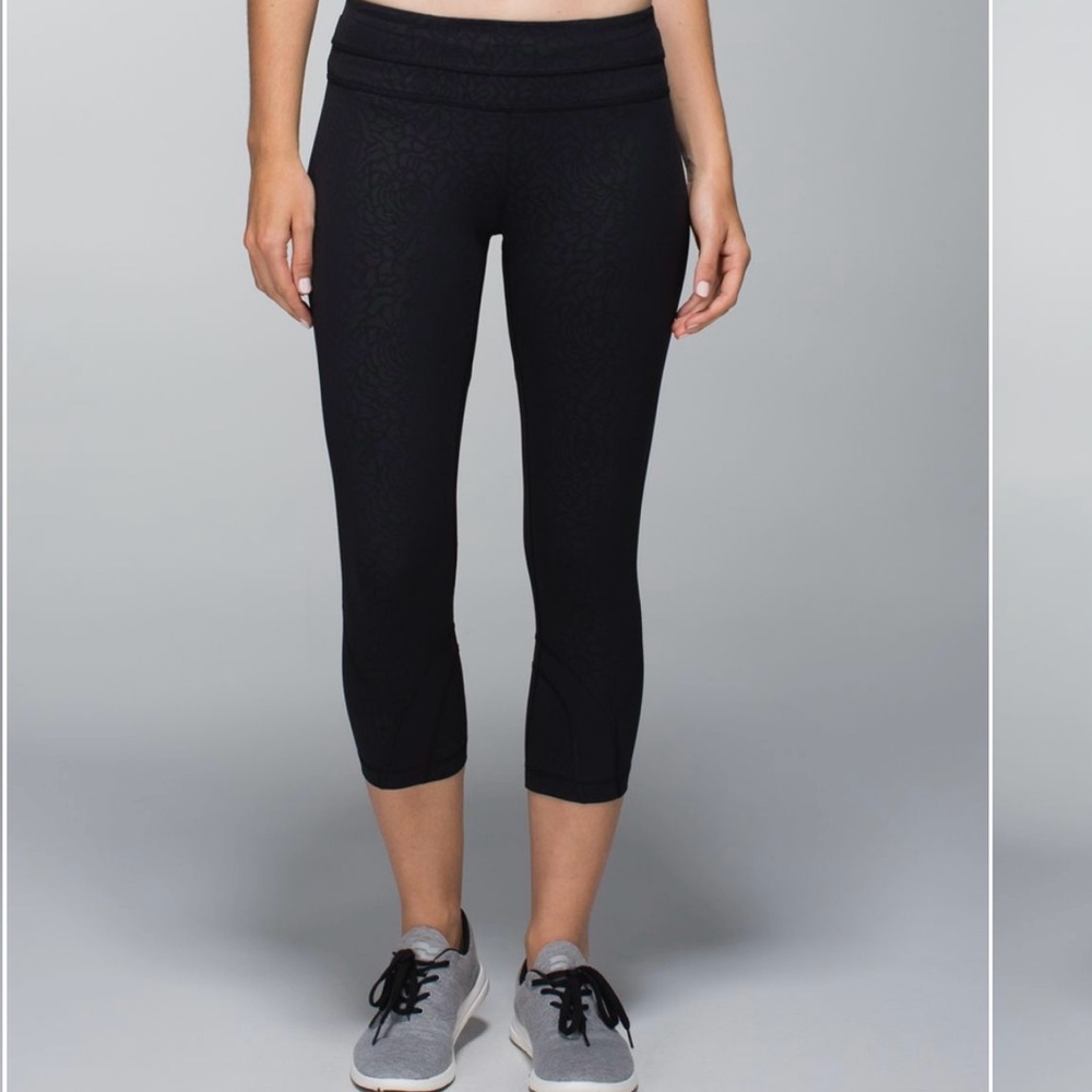 Lululemon Black Women's Cropped Leggings run inspired crop II